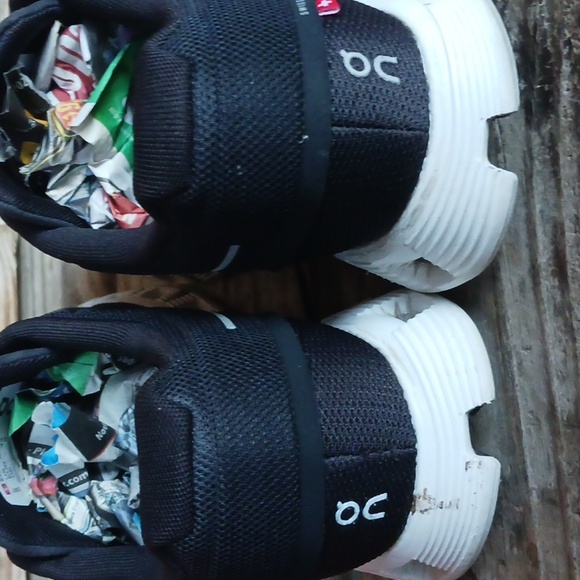 On cloud running shoes - Picture 9 of 13